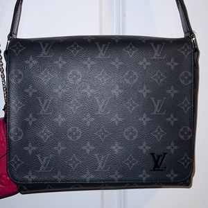 Louis Vuitton District PM crossbody